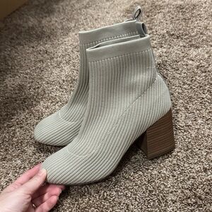 LC Lauren Conrad Ribbed Ankle Boots - Cream